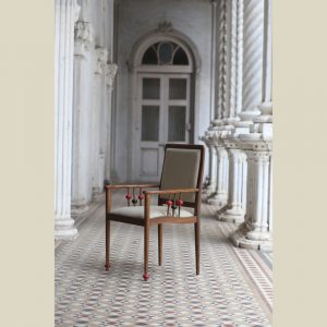 black dining chair